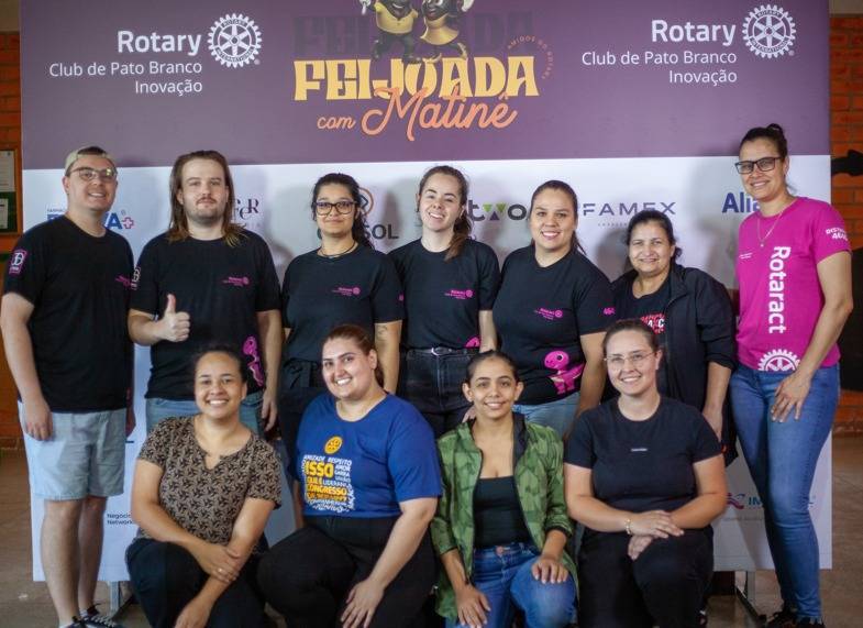 Feijoada com Matinê, promovida pelo Rotary Club de Pato Branco Inovação. Nosso clube esteve presente com muita dedicação, mão na massa, compartilhando bons momentos e aprendizados.