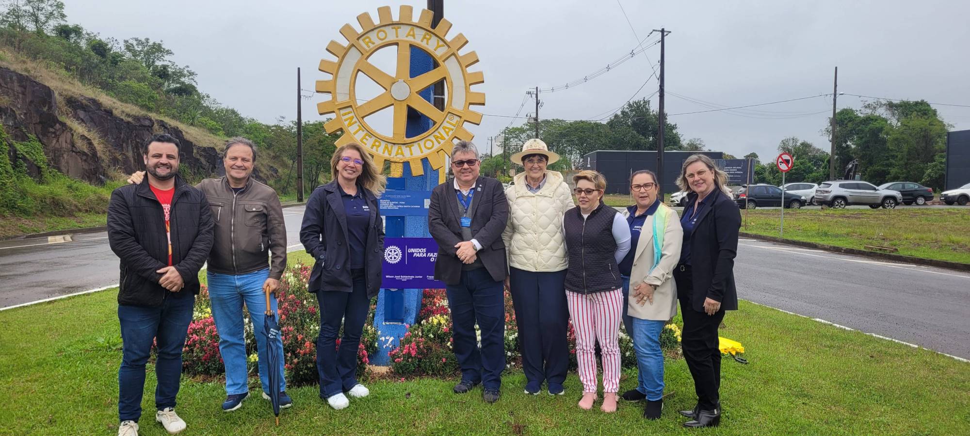 Foto Gerson Thimothio (Th) José Carlos Kniphoff, Prisidente Thalita Grando Rauem, Governador Wilson Schiavinato Junior, governadora assistente da área 16 Marta Baseggio, Catiana Macari, Mara Cadore e Iria de Moura