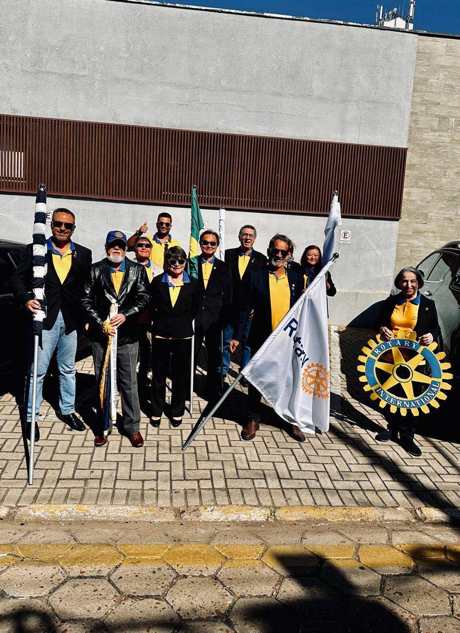 Rotary Club de Tatuí-Cidade Ternura no Desfile Cívico dos 199 anos de Tatuí