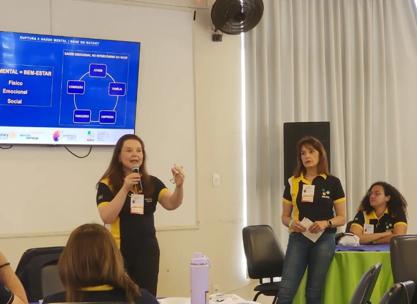 Helenice Bianchi Bolini, do Rotary Club de São José do Rio Preto, palestra sobre saúde mental em congresso nacional em Campinas