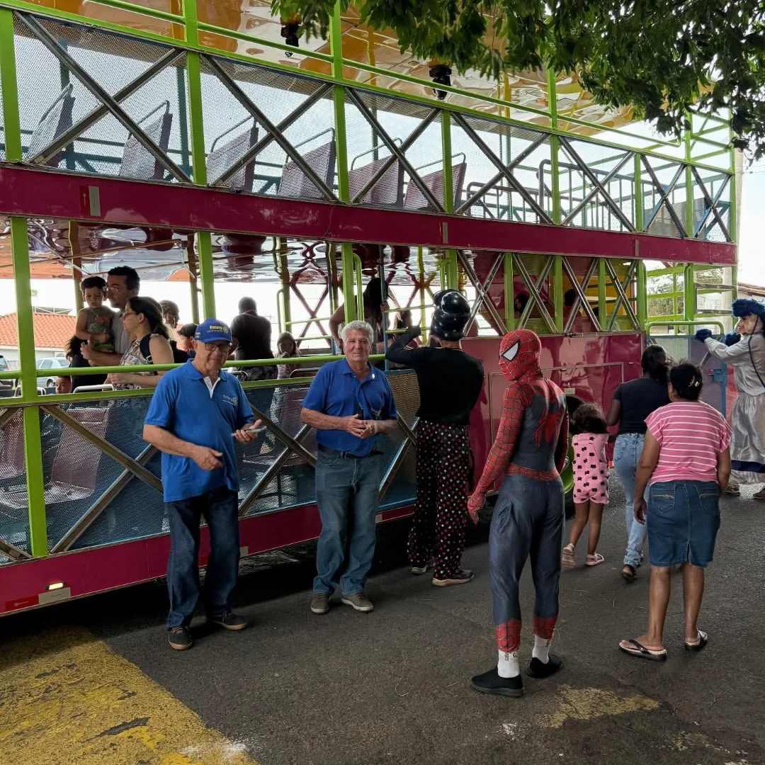 Rotary Club de Auriflama leva alegria às crianças durante campanha de vacinação contra a pólio