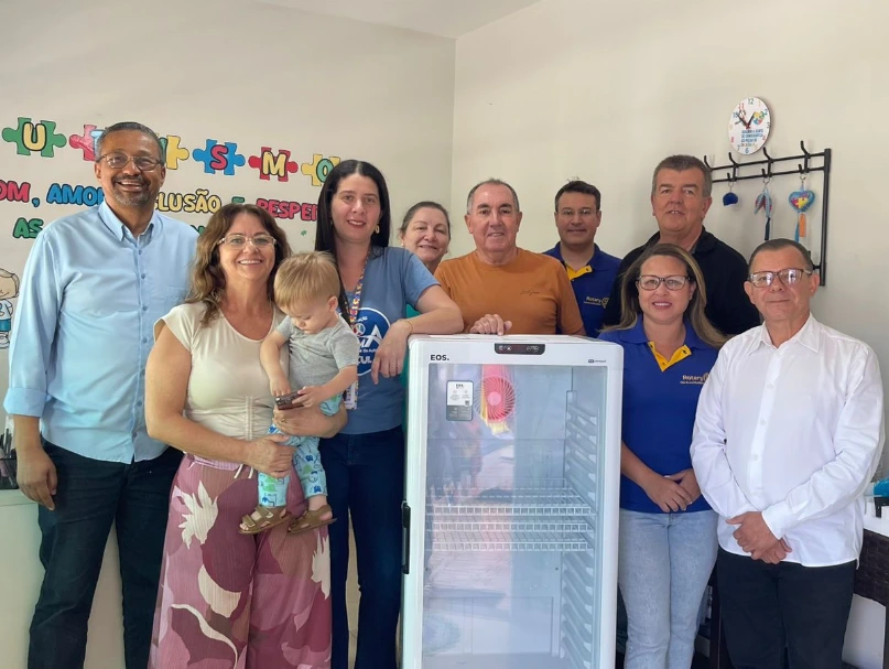 Rotary Club de José Bonifácio doa refrigerador à AMA AZU com apoio de Subsídio Distrital