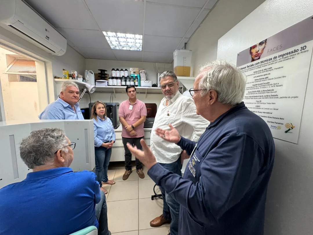 Governador do Distrito 4480 visita Rotary Clubs de Jahu e conhece projeto que realiza reconstrução facial em pacientes com câncer