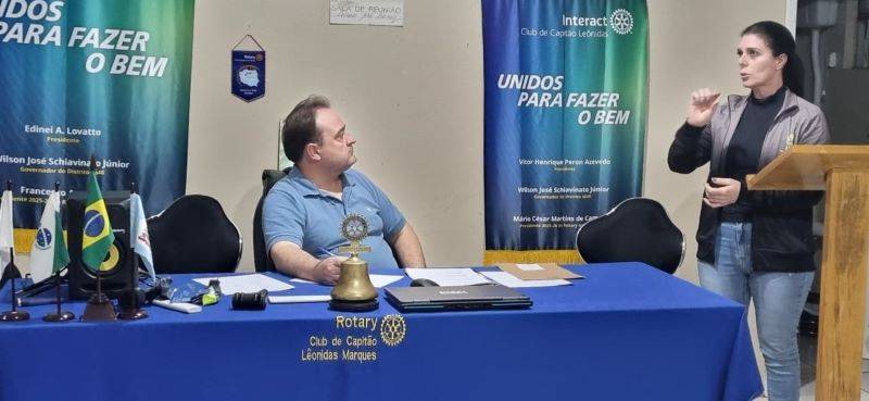 Diretora da APAE participa de reunião do Rotary Club de Capitão e destaca desafios e conquistas da instituição