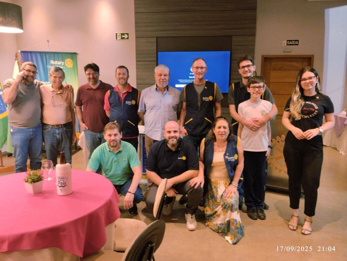 Reunião marcada por aprendizado e companheirismo! 💙 Com a valiosa instrução de Édson Pagnozzi, Governador 2020/2021 do Distrito 4640, reforçamos a importância dos cargos, comissões e do fortalecimento do quadro associativo (DQUA). 💛 Seguimos juntos nas próximas ações e eventos do clube! 🙌