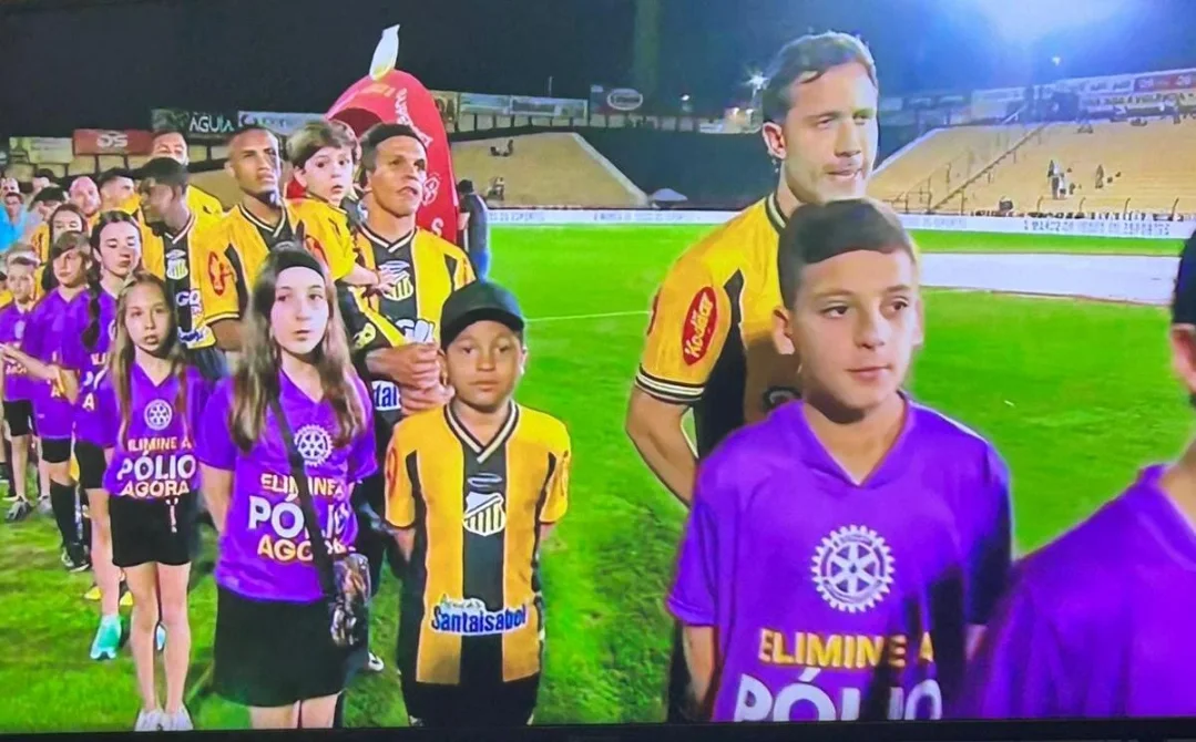 Garotada do Rotary faz sucesso no jogo Novorizontino x Botafogo-SP