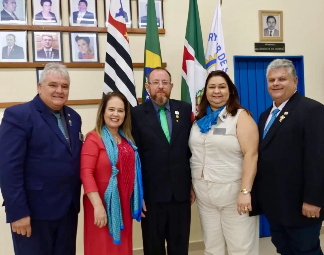 Governador Lelo Maset visita Rotary Club de Santa Adélia em noite de homenagens e solidariedade