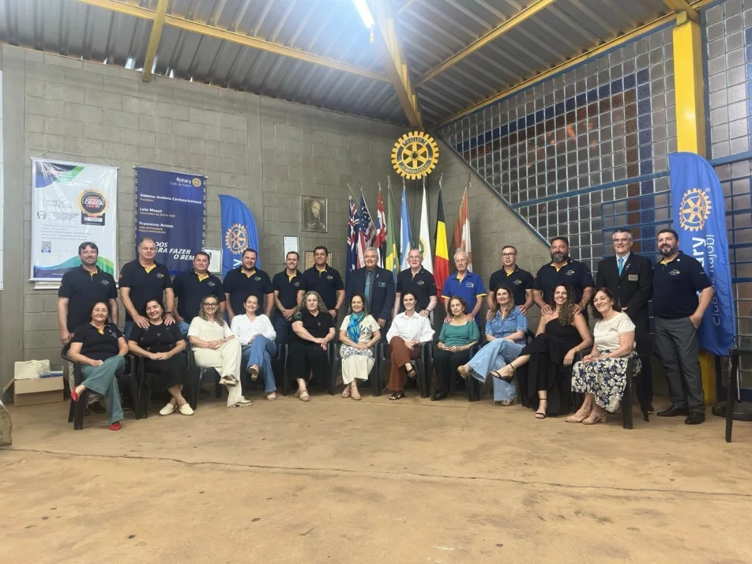 Governador Lelo Maset realiza visita oficial ao Rotary Club de Itajobi e participa de cerimônia de posse e plantio de árvores