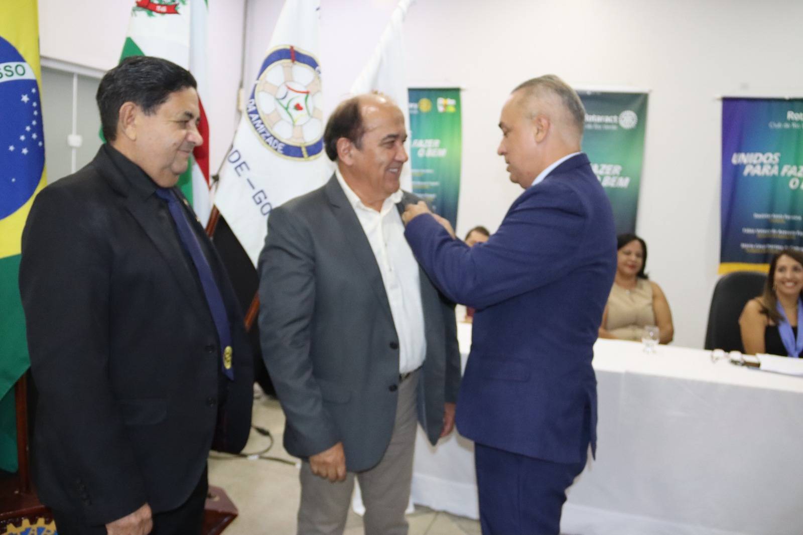 Admissão do novo sócio do Rotary Club de Rio Verde. Dr Eraldo