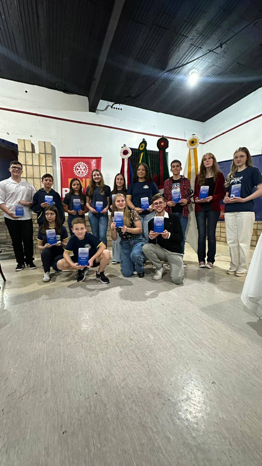 Alunos agraciados com os Troféus Rotary 2025