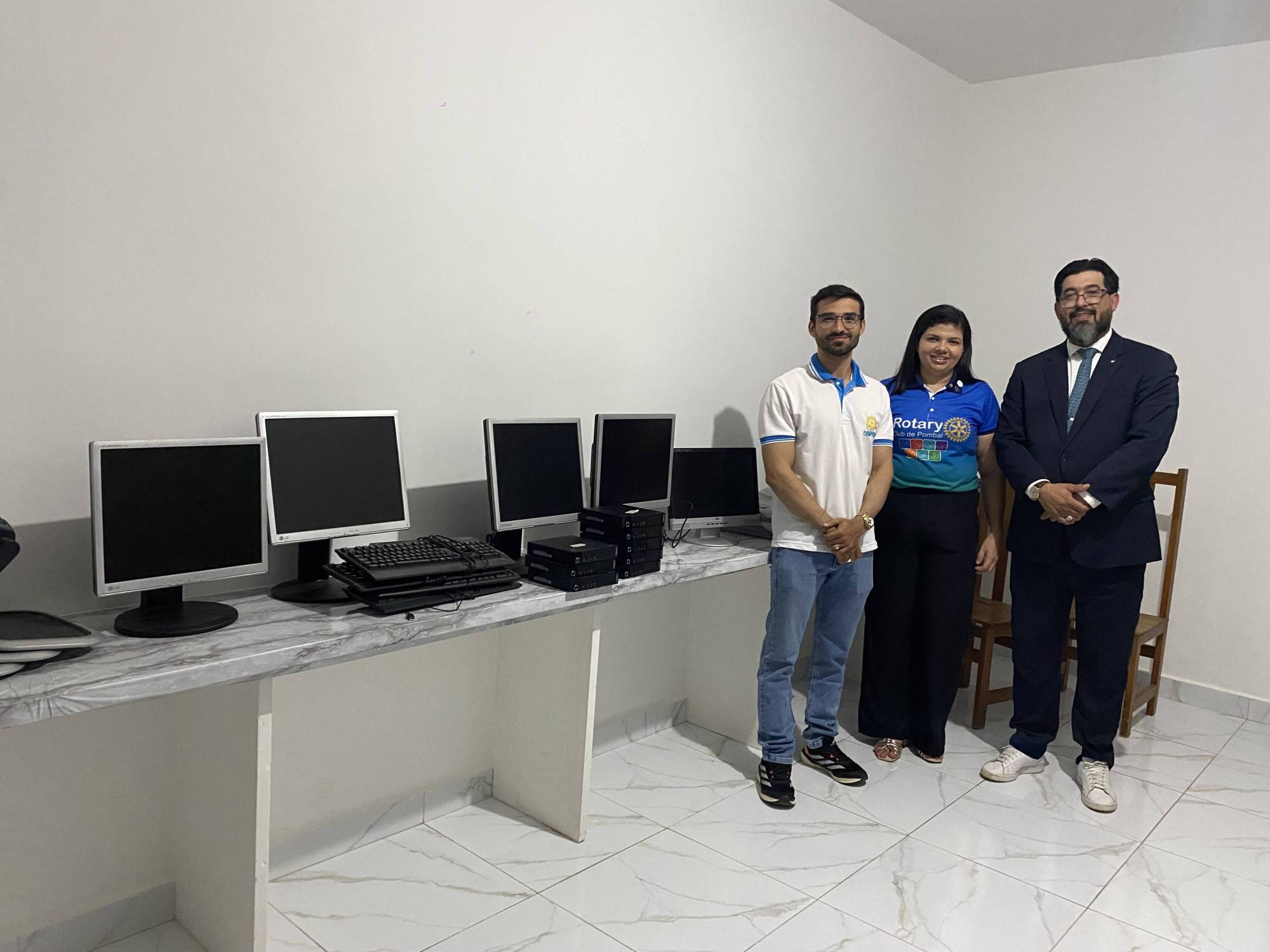 Doação dos computadores para o Projeto Bom Samaritano!