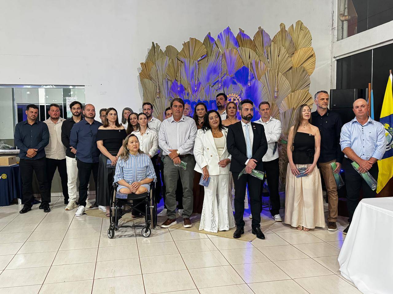 Rotary Club de Quedas do Iguaçu celebra noite histórica com visita do governador e fundação de novo clube satélite