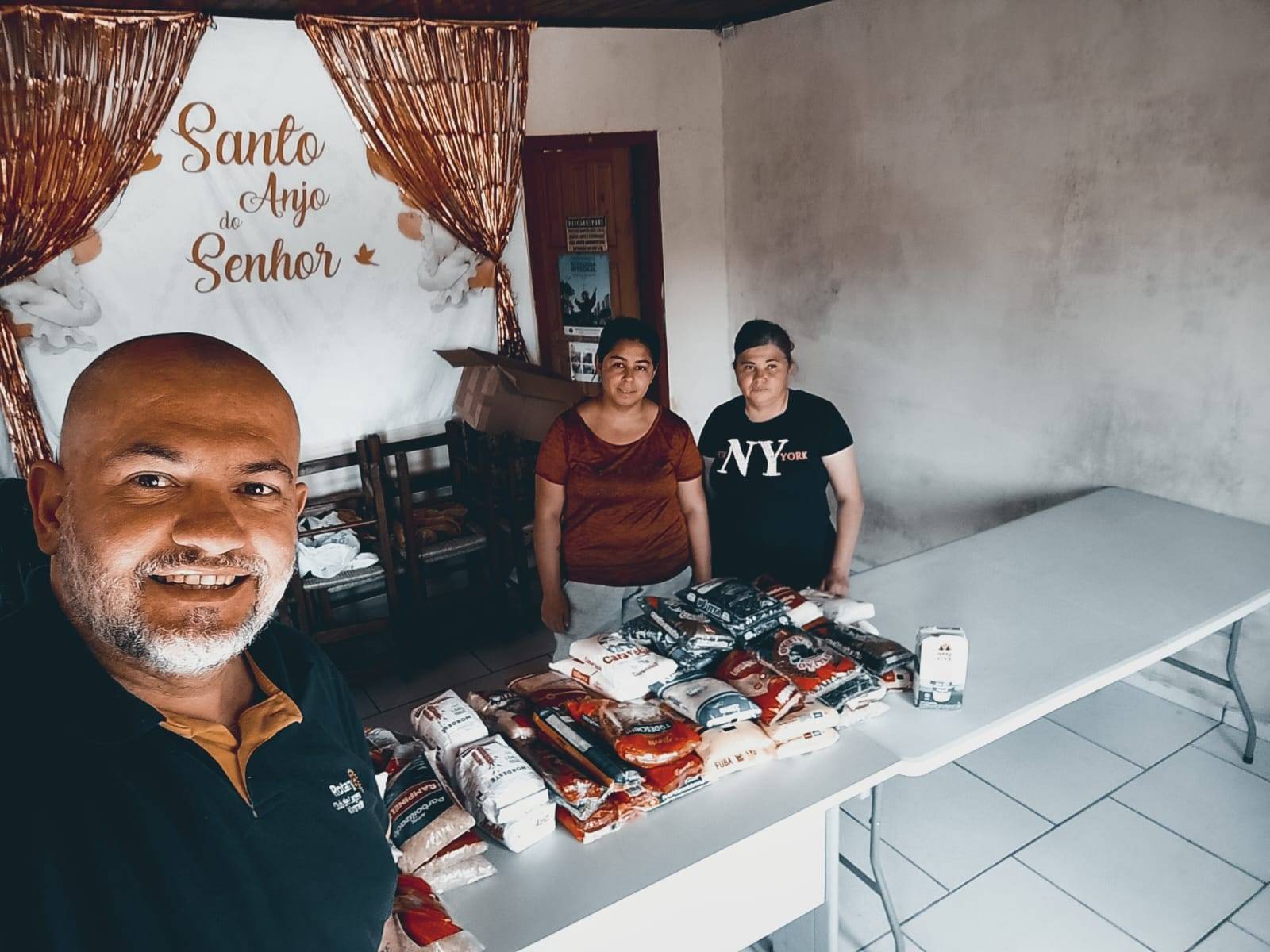 Presidente Fábio fez a entrega dos donativos na tarde de 03 de novembro