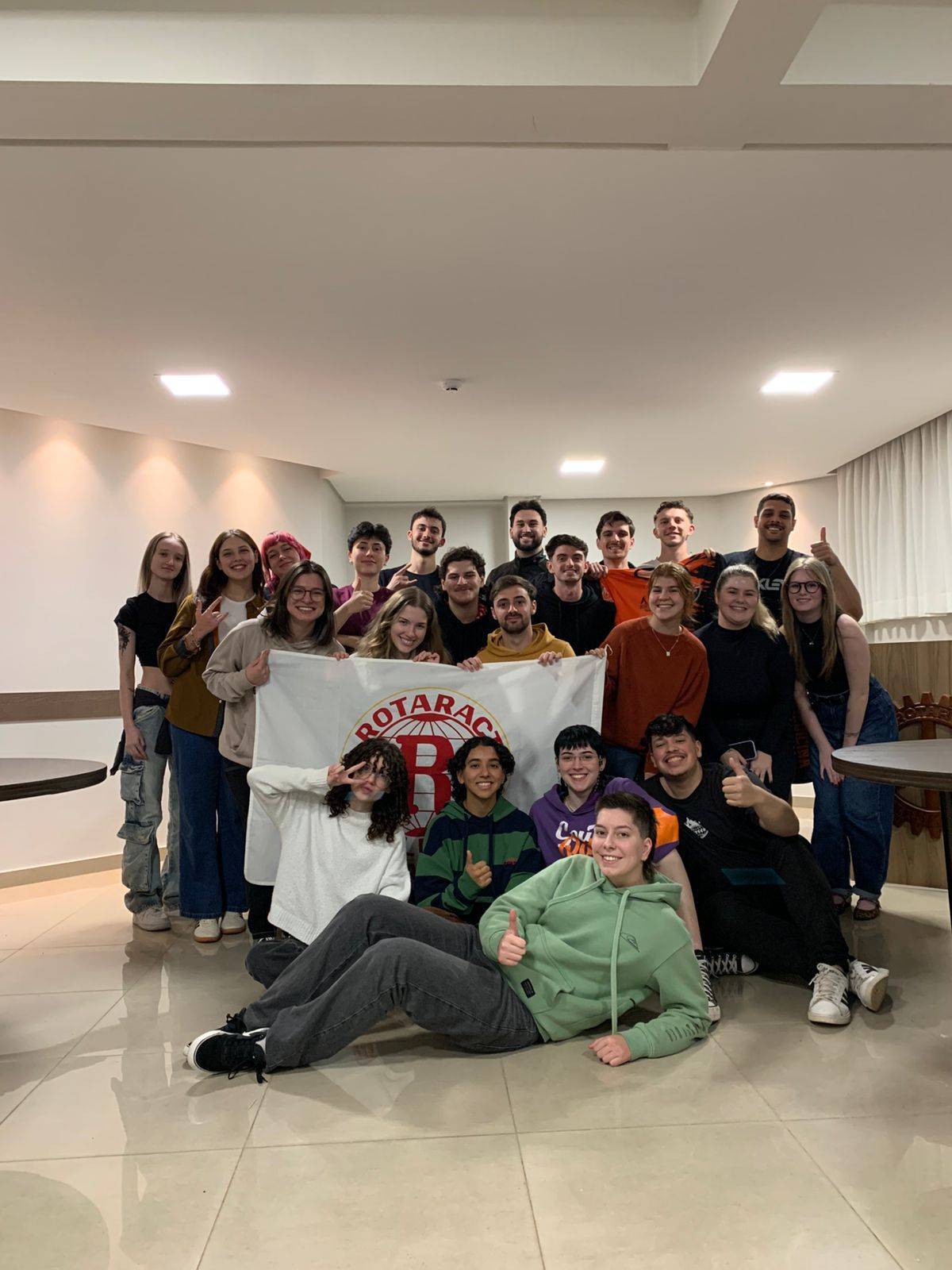 Imagem da reunião em que a doação foi realizada