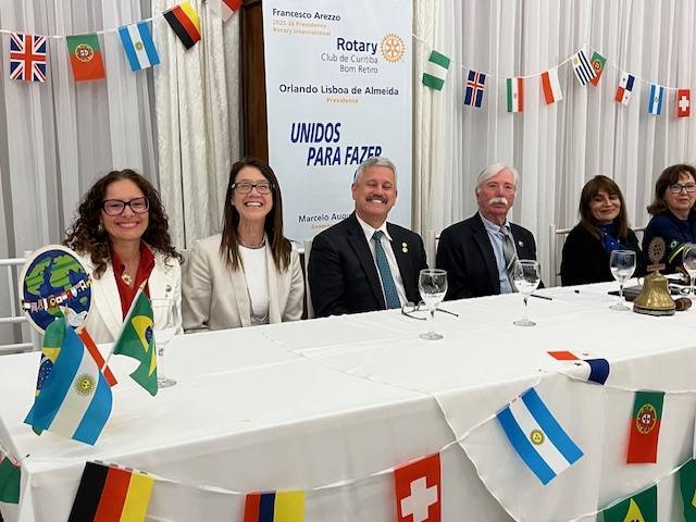 REUNIÃO FESTIVA DOS INTERCAMBISTAS DO DISTRITO 4730