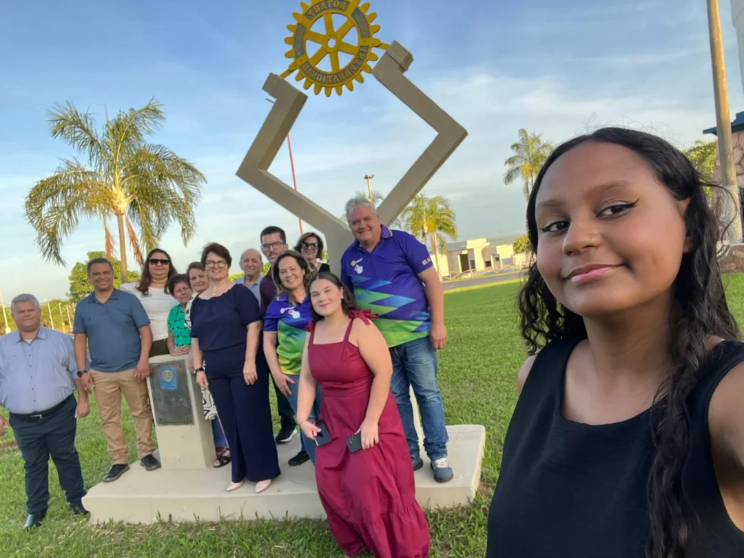 Rotary Club de Ariranha Recebe Governador Lelo Maset em Noite de Posse e Reconhecimentos