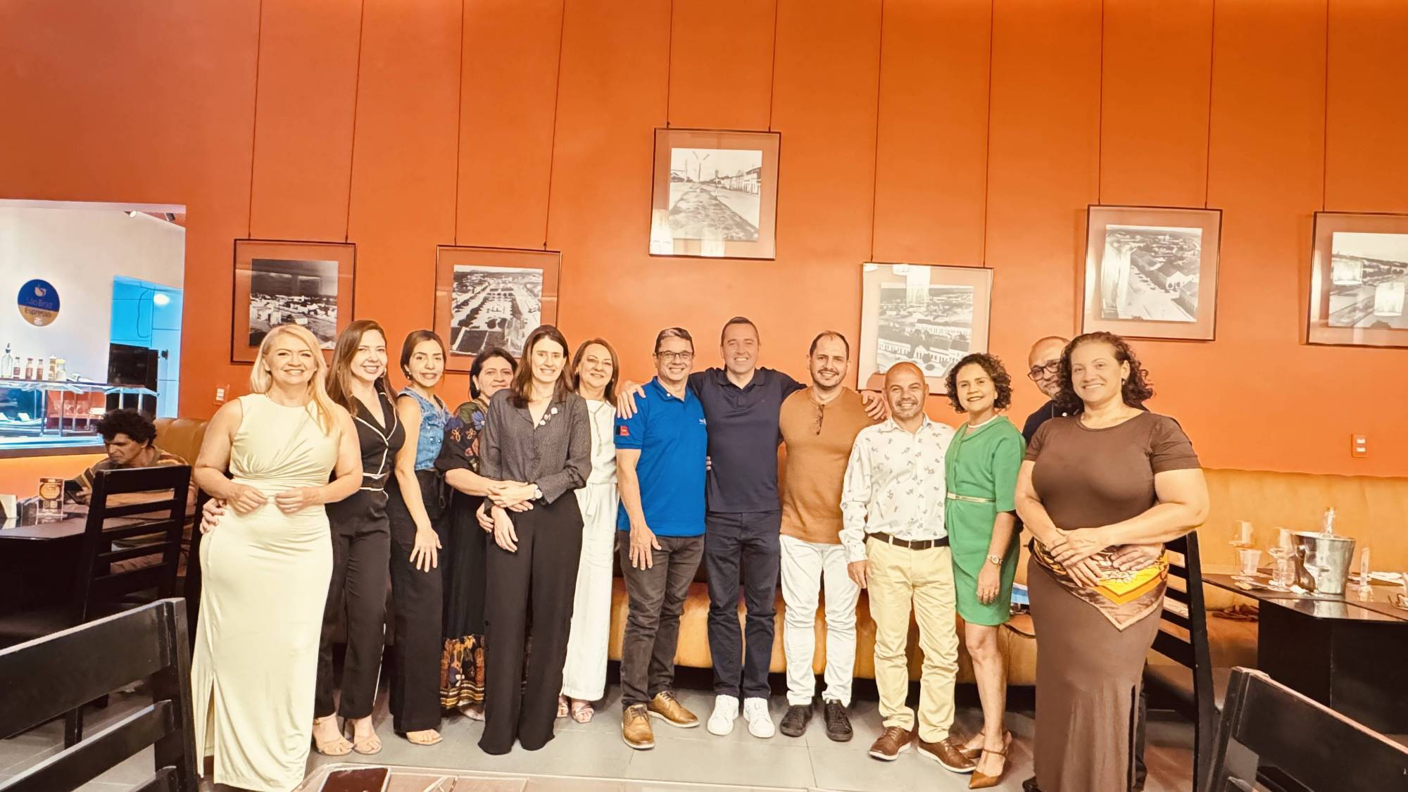 JANTAR FESTIVO DE CONFRATERNIZAÇÃO NATALINA