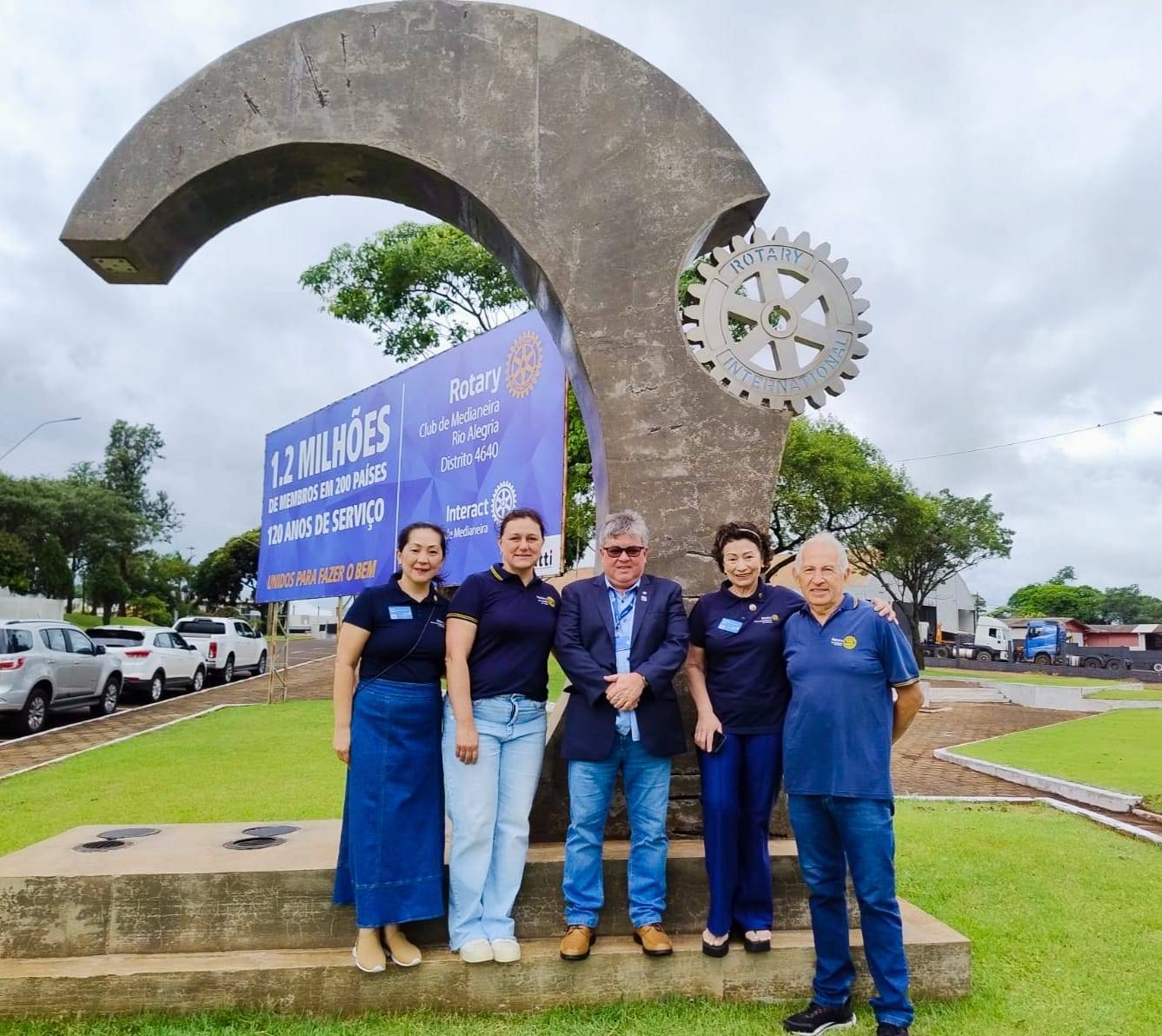 GOVERNADOR JOSE WILSON SCHIAVINATO É RECEPCIONADO NO MARCO ROTÁRIO  DO ROTARY CLUB DE MEDIANEIRA RIO ALEGRIA
