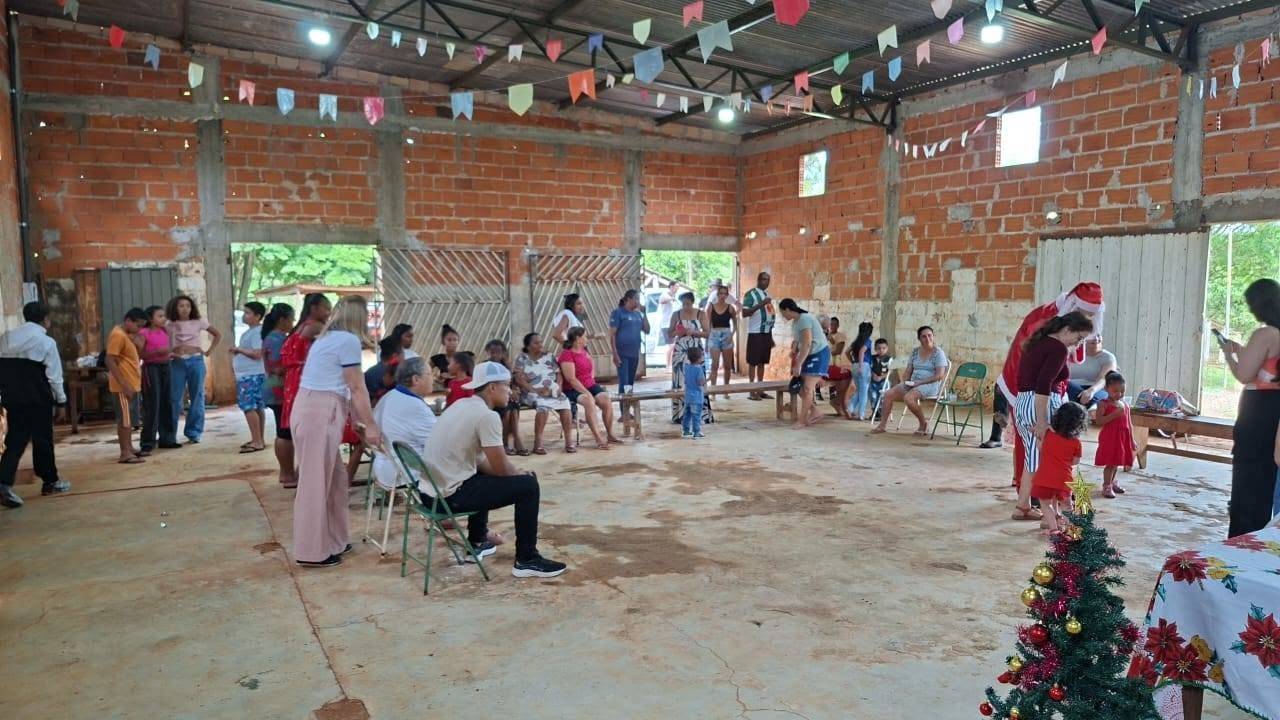 🎄✨ Rotary Club de Iguatama realiza Festiva de Natal na Comunidade da Boa Vista ✨🎄