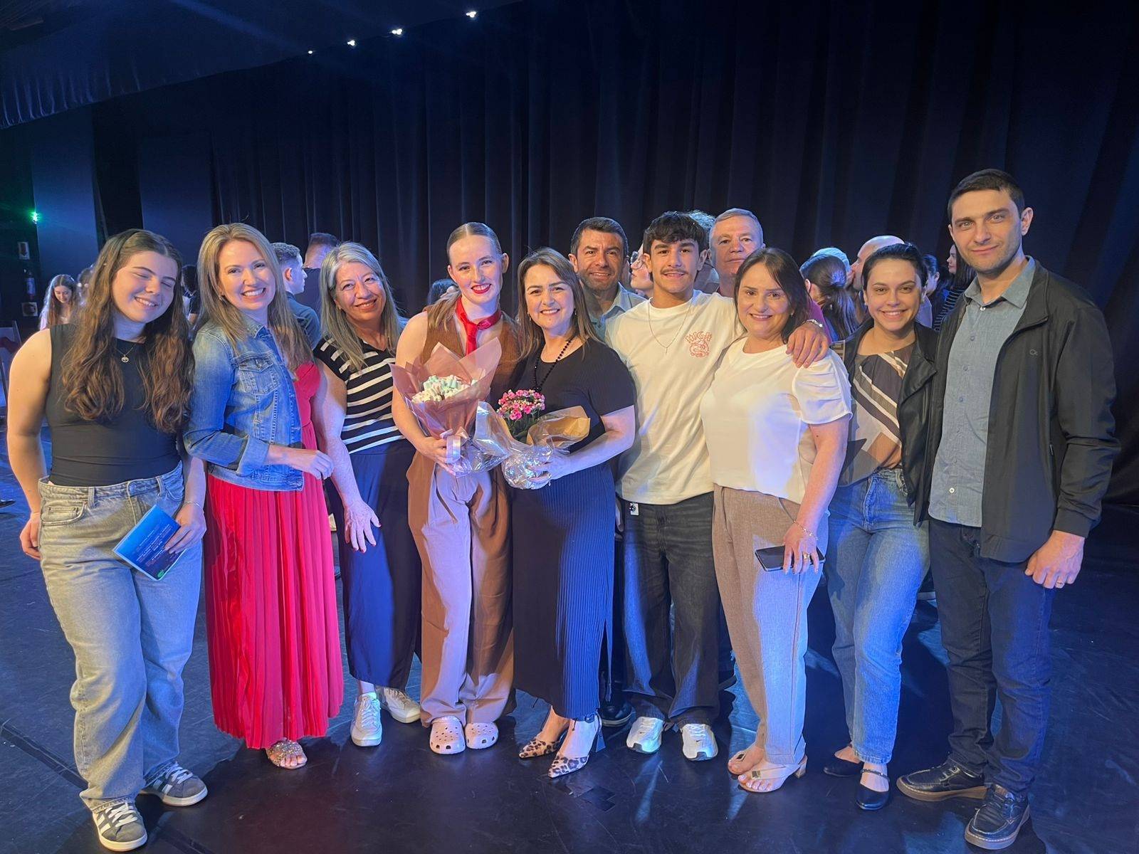 Intercambista Maddy em sua apresetação de Jazz na noite de 18 de Dezembro