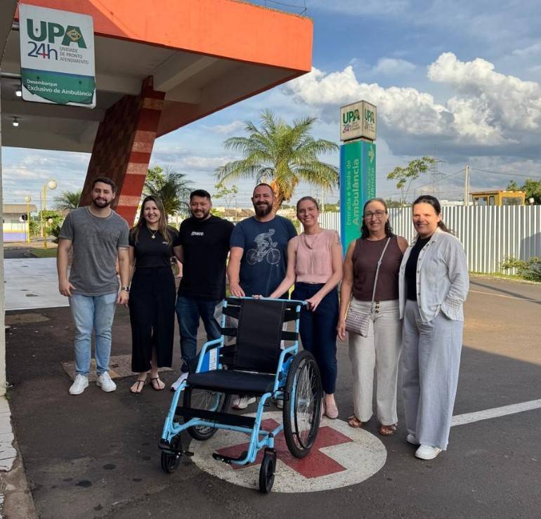 Mais uma cadeira de rodas disponibilizada pelo Projeto Mobilidade para Todos, atendendo uma necessidade no UPA de Francisco Beltrão.  Juntos, promovemos acessibilidade e cuidado com nossa comunidade.