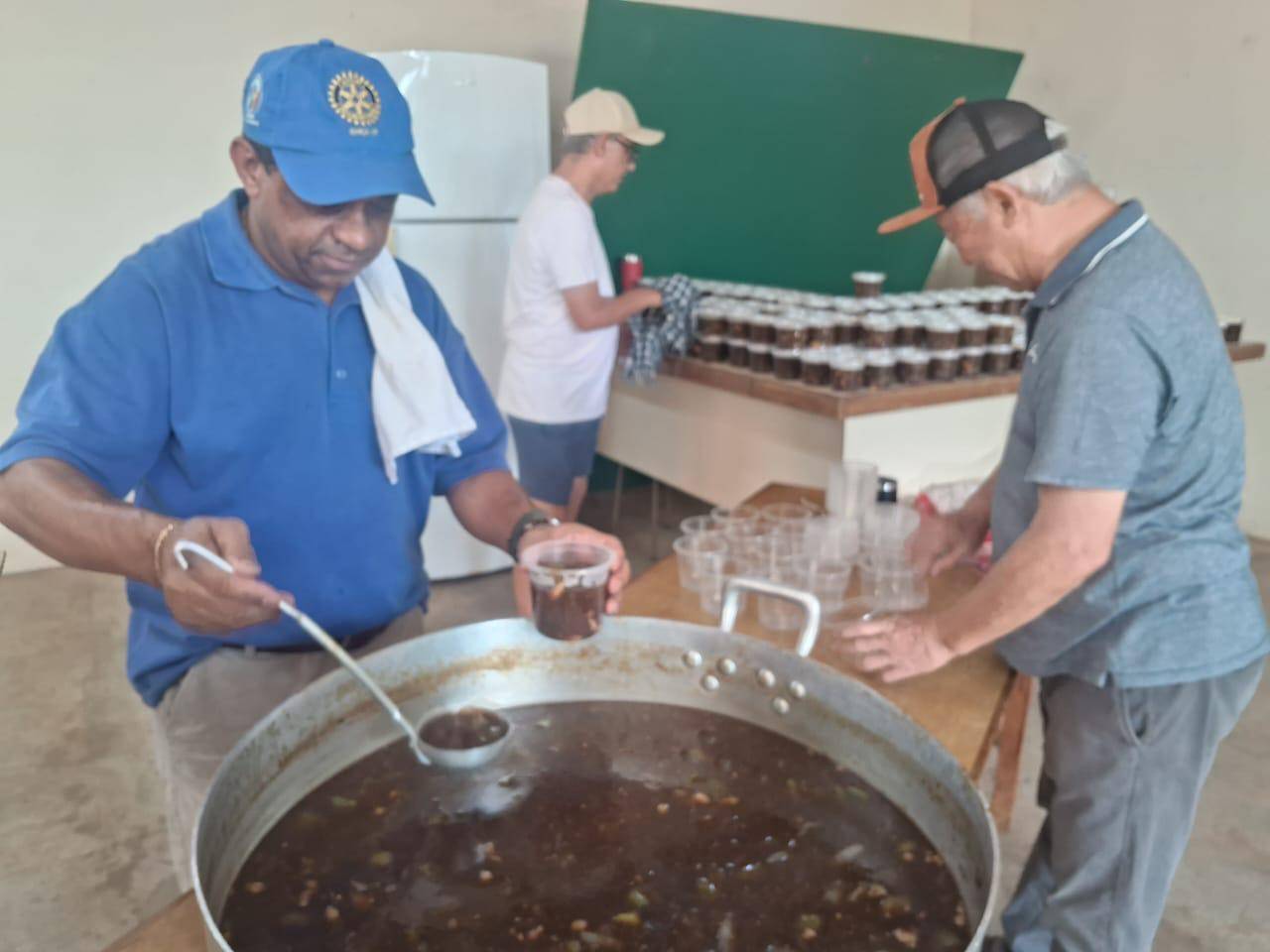 Cada prato servido levou sabor, união e solidariedade. Foram 250 unidades do Yakissoba do Rotary Club de Garça Real, em 29/11/2025