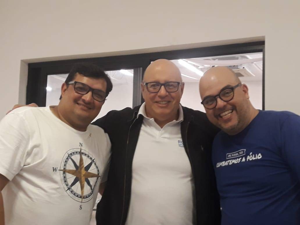 Da esquerda para a direita: José Daniel Crispim, Rodney Lebre e Ismael do Nascimento Jr., homenageados com o Reconhecimento Paul Harris pelo Rotary Club Bragança Paulista Estância.