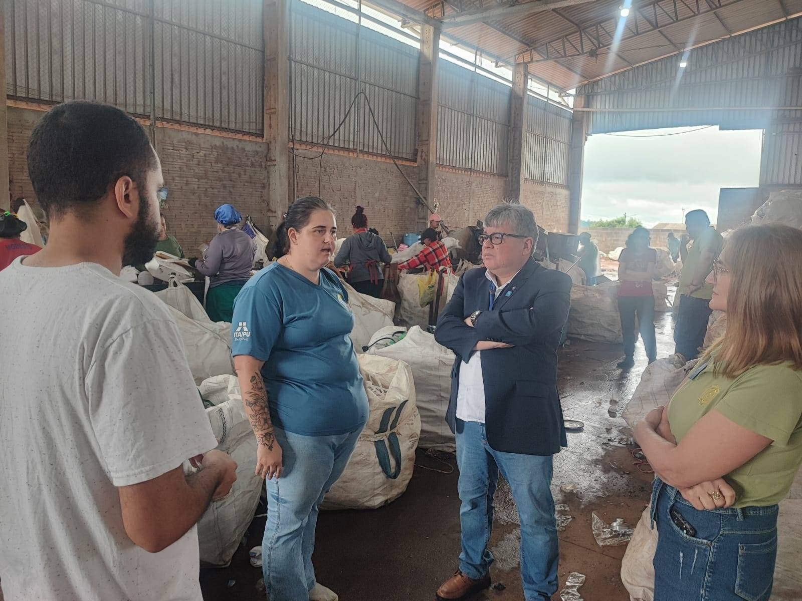 Com muita alegria, recebemos o Governador Wilson José Schiavinato Júnior do nosso Distrito 4640, para sua visita oficial. Com ele, visitamos a Assama (Associação dos Agentes do Meio Ambiente de Medianeira)