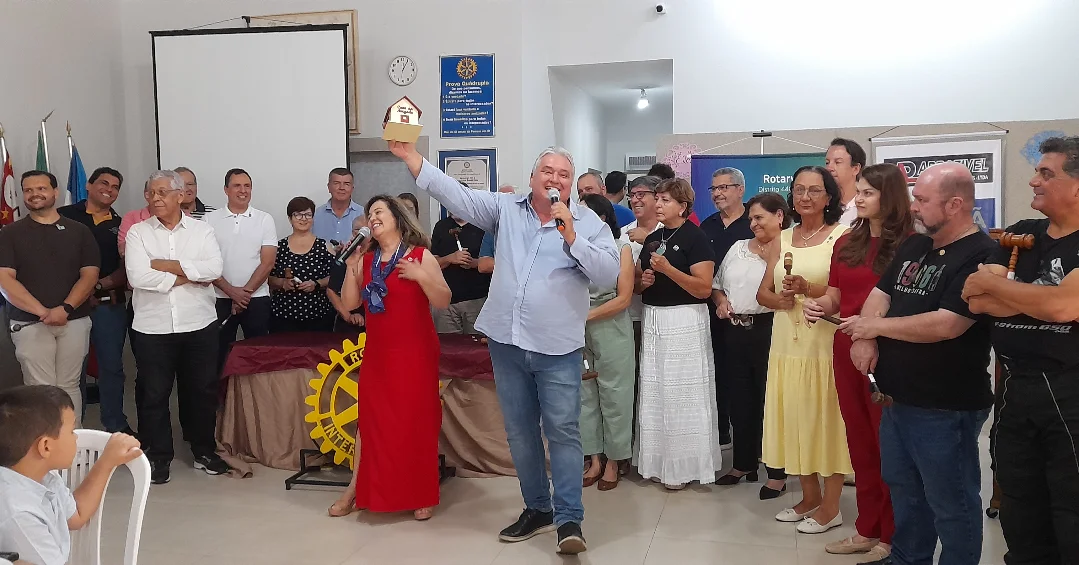 GOVERNADOR DO DISTRITO 4480 RECEPCIONA LIDERANÇAS ROTÁRIAS EM MONTE APRAZÍVEL