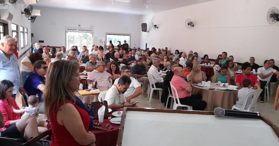 CONFRATERNIZAÇÃO MARCA DEVOLUÇÃO DE MALHETES EM MONTE APRAZÍVEL