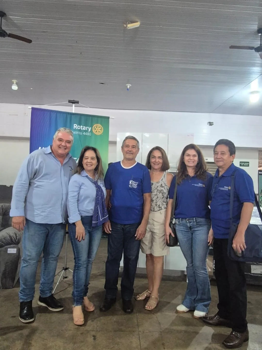 DISTRITO 4480 DO ROTARY ENTREGA MÓVEIS A FAMÍLIAS ATINGIDAS POR TEMPESTADE EM PALMEIRA D’OESTE