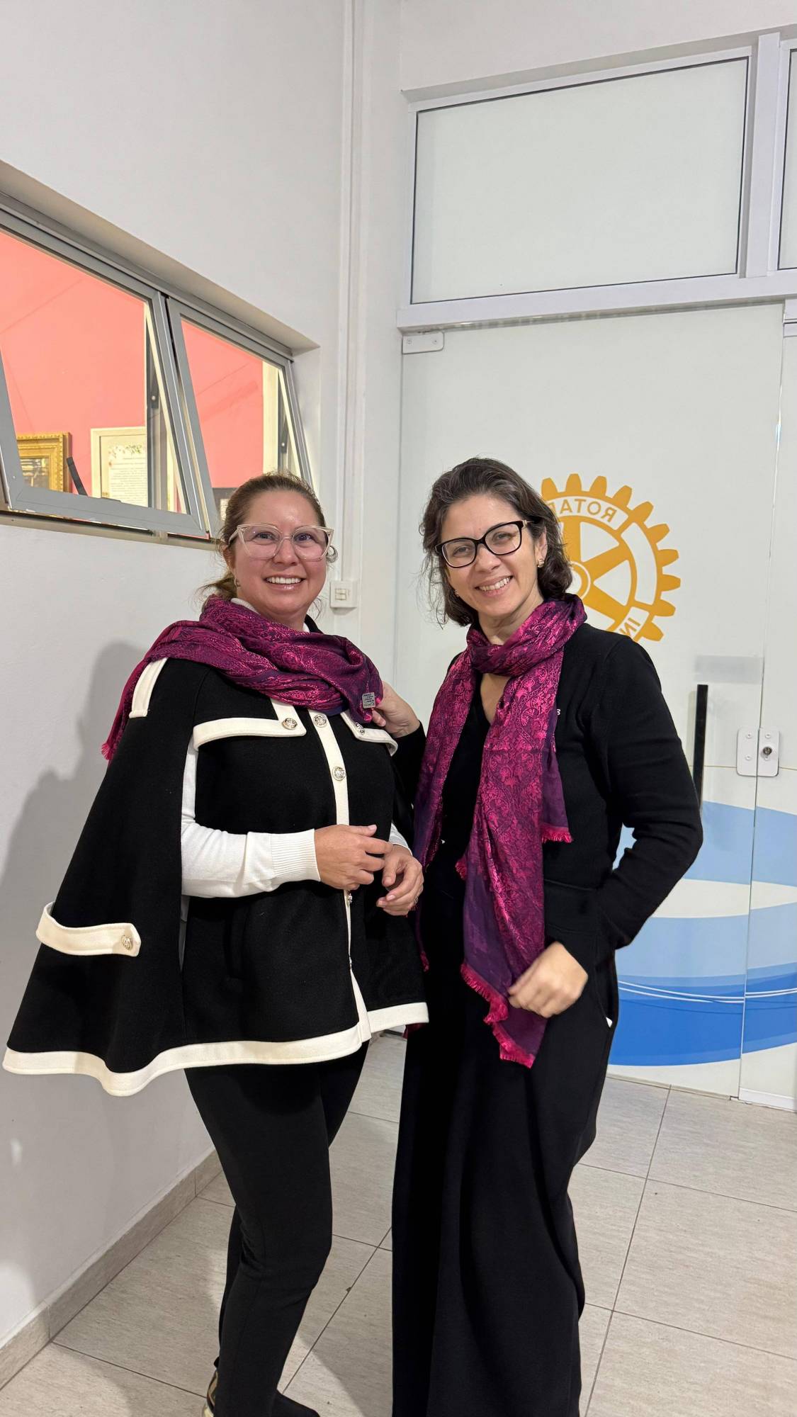 ROTARY CLUB DE TUBARÃO LUZ - ENTREGA DE PINS E APRESENTAÇÃO PLANO ANUAL - GESTÃO 2025-2026 PRESIDENTE GRAZIELA PORTO