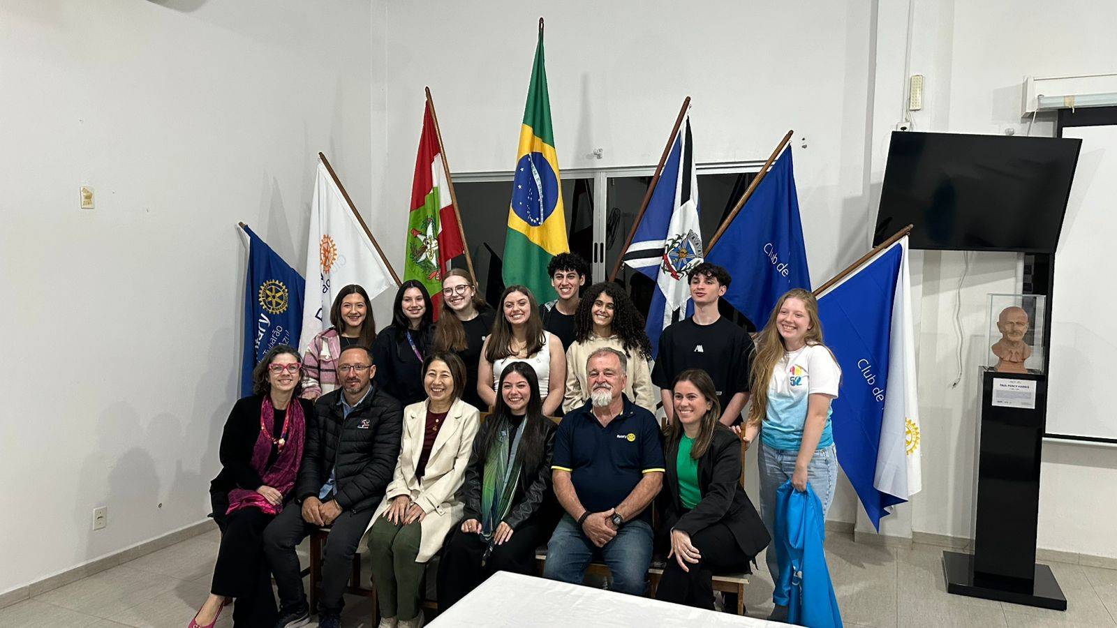 ROTARY CLUB DE TUBARÃO LUZ - CLUBE PADRINHO - PARTICIPAÇÃO NO EVENTO Interact Club Novas Gerações