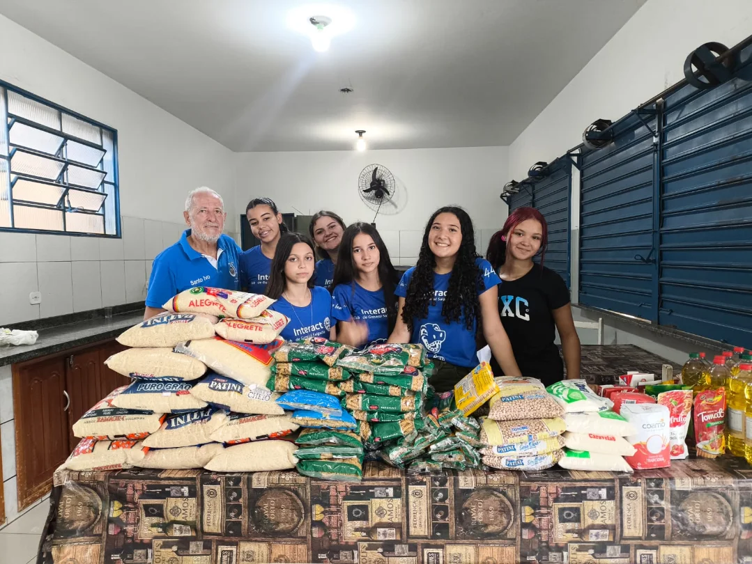 INTERACT CLUB DE GENERAL SALGADO REALIZA CAMPANHA DE ARRECADAÇÃO DE ALIMENTOS