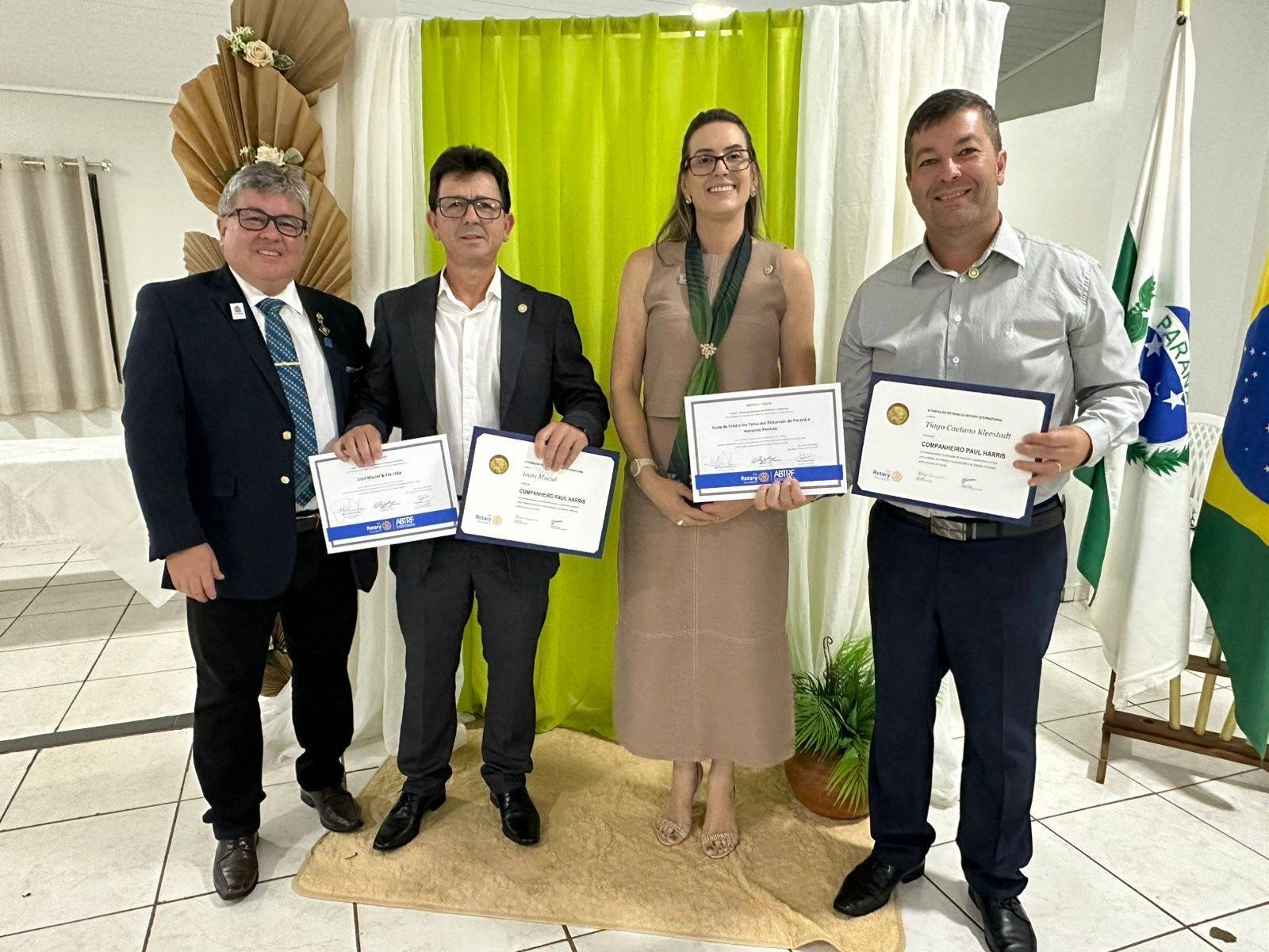 Visita Oficial do Governador do distrito 4640 Wilson Júnior e reconhecimento de empresas cidadã ao Mercado Maciel e a agência Sicredi de Manoel Ribas