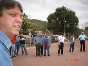 Hora de brincar de roda.