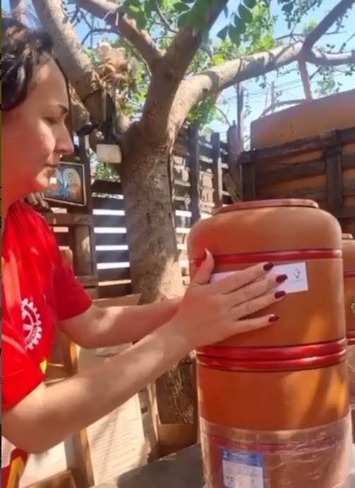 A ação, realizada em parceria com instituições locais, reforça a importância do acesso à água potável e do saneamento básico na prevenção de doenças.