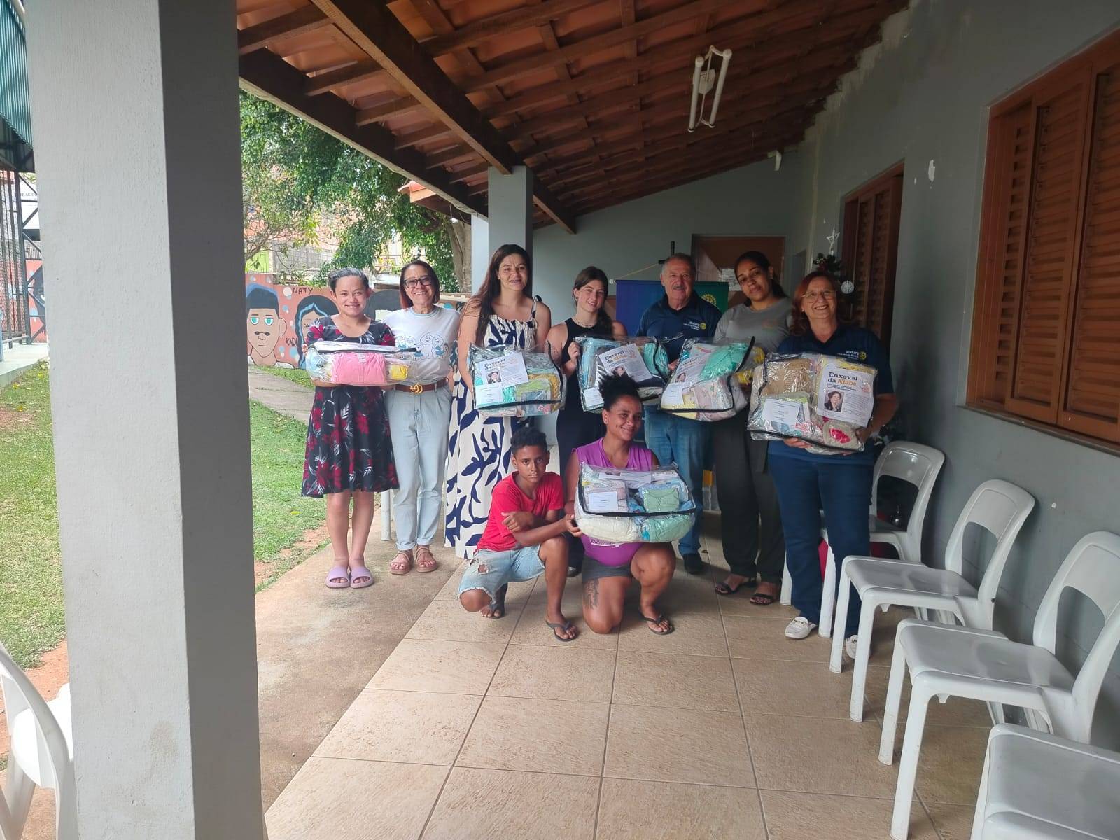 Doação de kits de enxoval para recem-nascidos