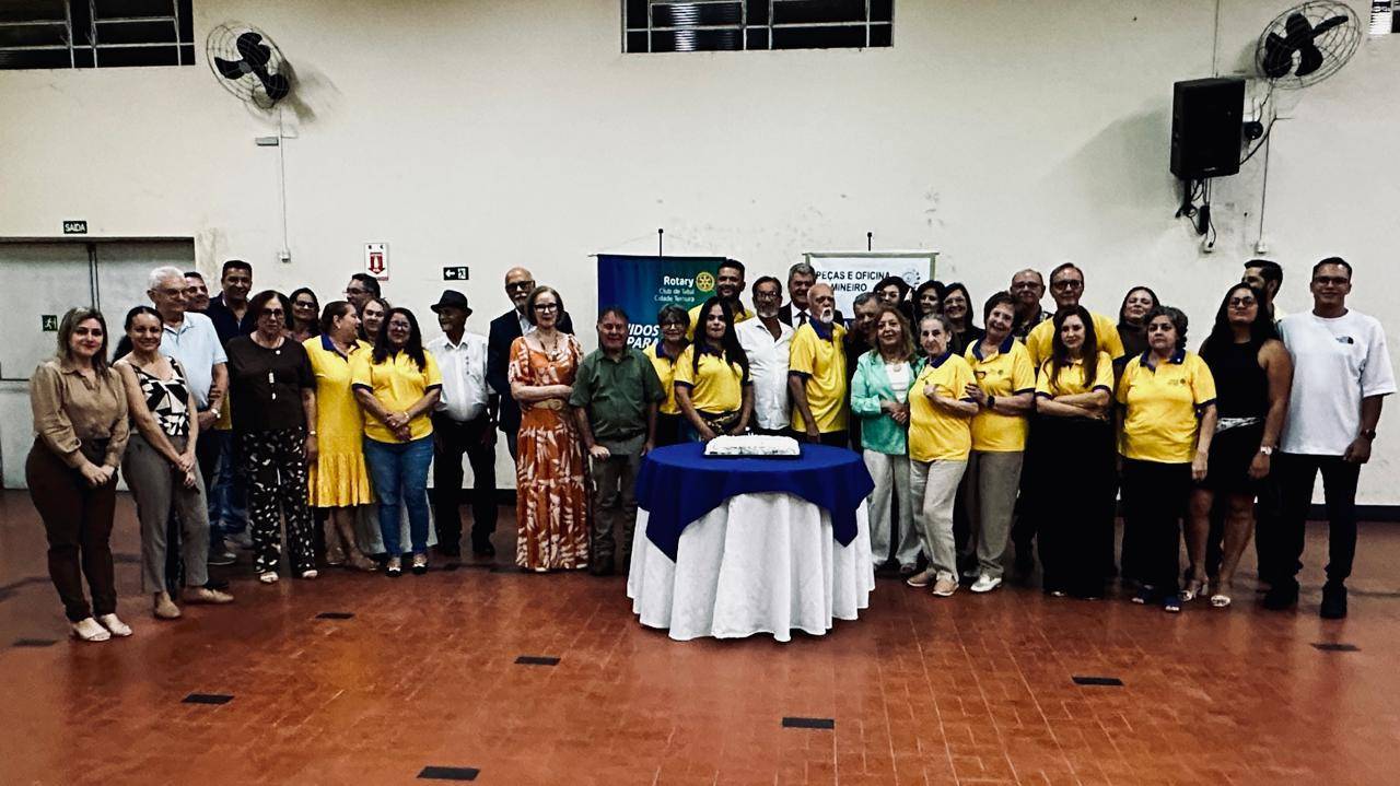 Associados do Rotary Club de Tatuí-Cidade Ternura e de outros clubes, convidados e visitantes