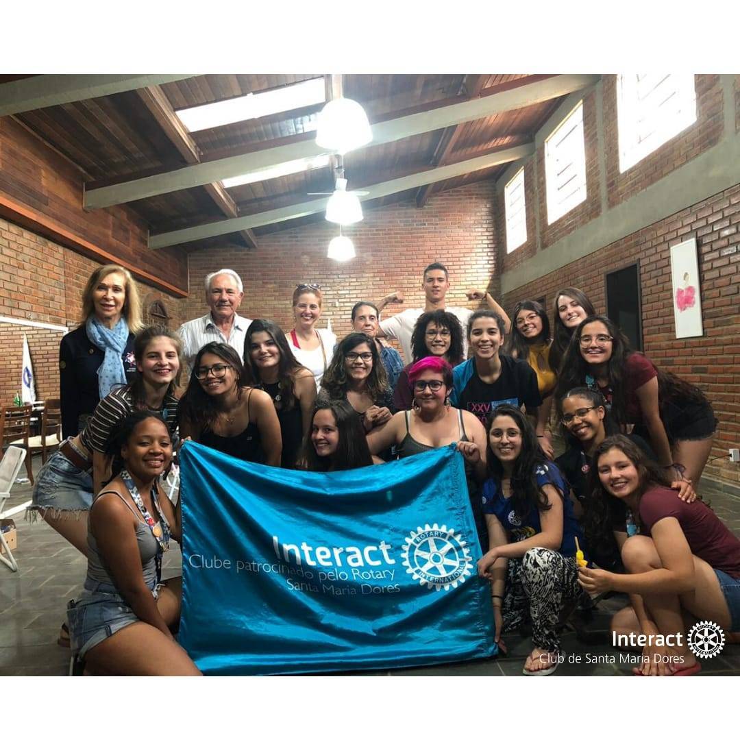 No dia 7 de dezembro ocorreu a 16° reunião ordinária do Interact Club de Santa Maria Dores. Na ocasião foi discutido acerca da extensão do projeto "Inglês Para Todos", o projeto "Abraçando Sonhos". Para mais, a companheira Layla empossou sua convidada Ann