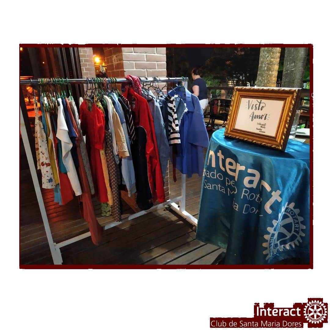 No dia 12 de dezembro, o Interact Club de Santa Maria Dores expôs as roupas do projeto de finanças "Visto Amor" no restaurante Cusco Baio juntamente ao @Bazar da Tay. Os lucros do projeto serão revertidos em presentes de natal para o projeto "Abraçando So