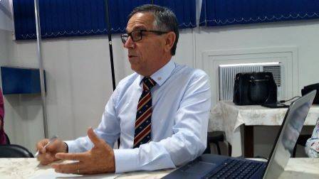 Marcos Antônio Carchedi explica como o clube deve propor proposta de resolução para o distrito rotário