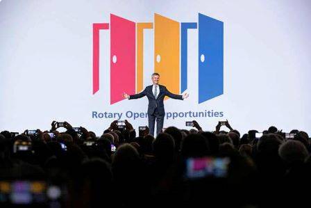 O anúncio do novo lema rotário aconteceu em San Diego, EUA, na reunião anual dos dirigentes rotários de todo o Mundo