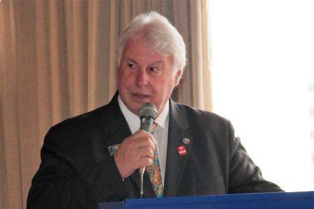 Maurício de Agostinho Antônio é o coordenador distrital da Comissão de Serviços para a Juventude no Rotary International