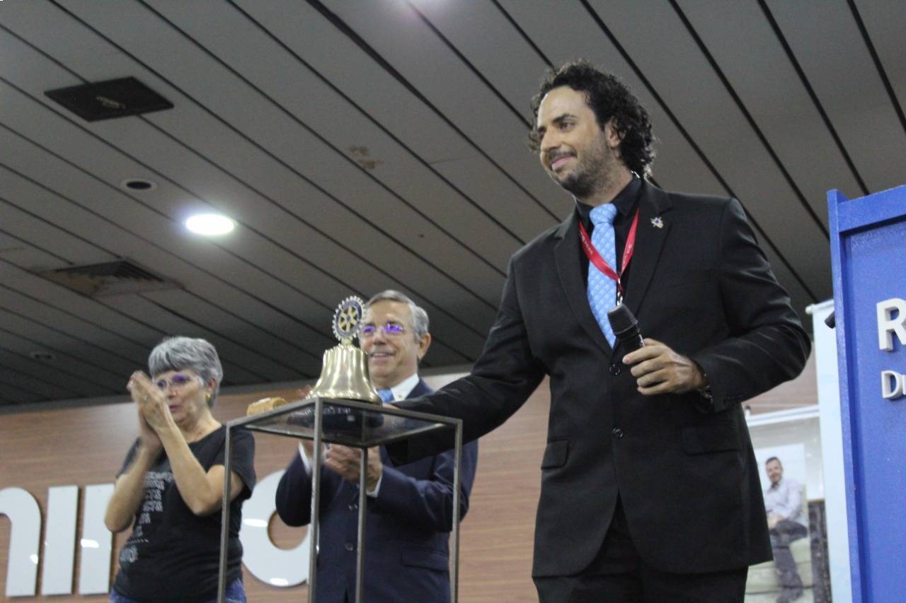 O evento foi aberto pelo RDR - Representante Distrital De Rotaract - Lenon Fernando Paulino
