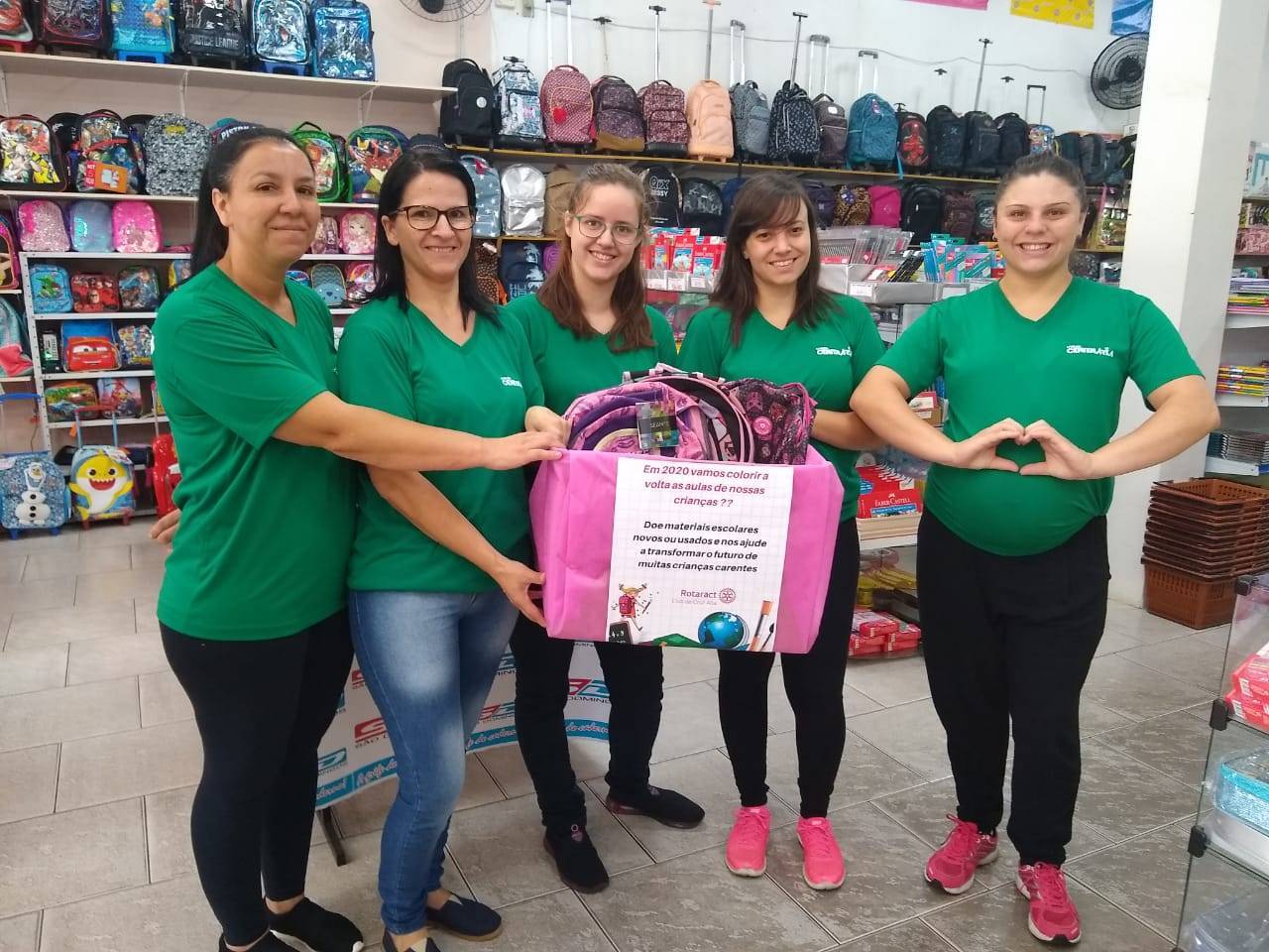 Colaboradores da LIvraria Centenária, apoiando o projeto.