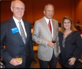 LIANE COM O PRESIDENTE RAVI RAVINDRAN E MARIO CAMARGO, DIRETOR DO ROTARY