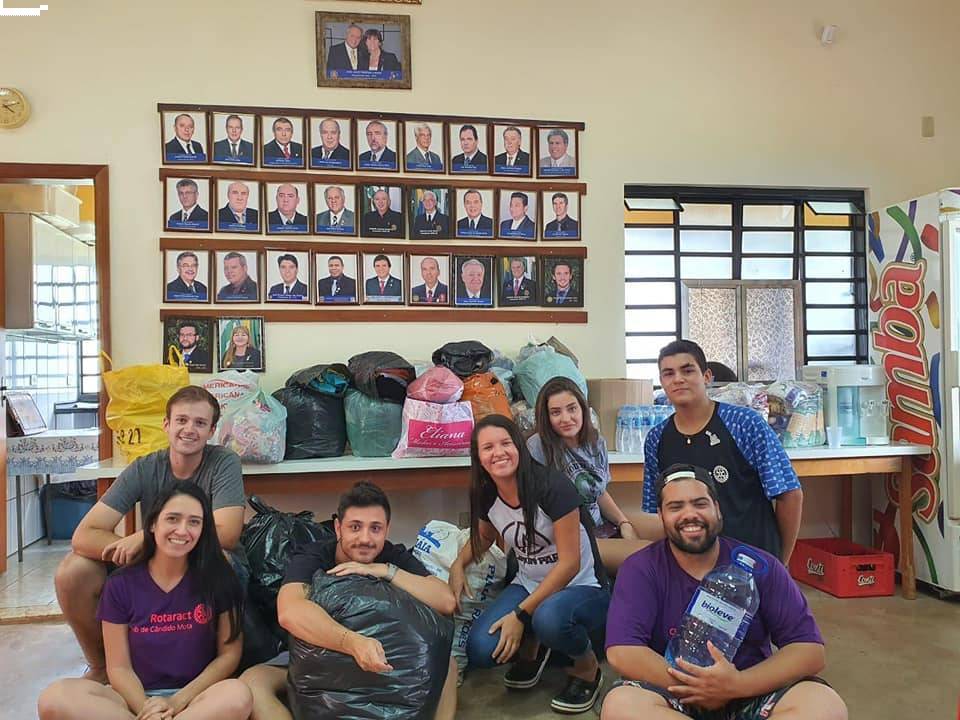 Integrantes do Rotaract Club de Cândido Mota e Interact Club de Cândido Mota
