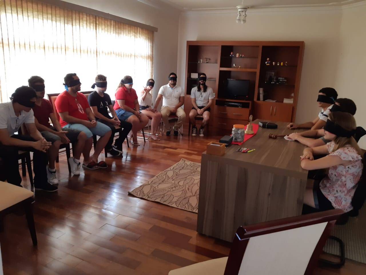 Momento durante a reunião dos associados.