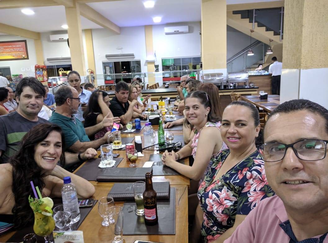 Rotarianos e Damas da Casa da Amizade em confraternização - Foto: Comp. Robslei dos Santos